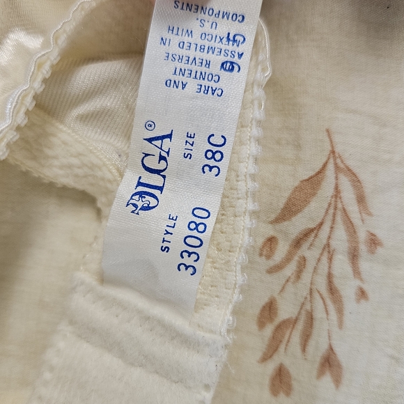 VINTAGE OLGA Cream Unlined Lace Bra 38C Wired Style 33080 - Picture 6 of 7